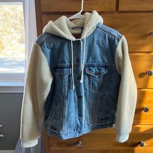 NWT Levi Strauss Ex-Boyfriend Trucker Jacket